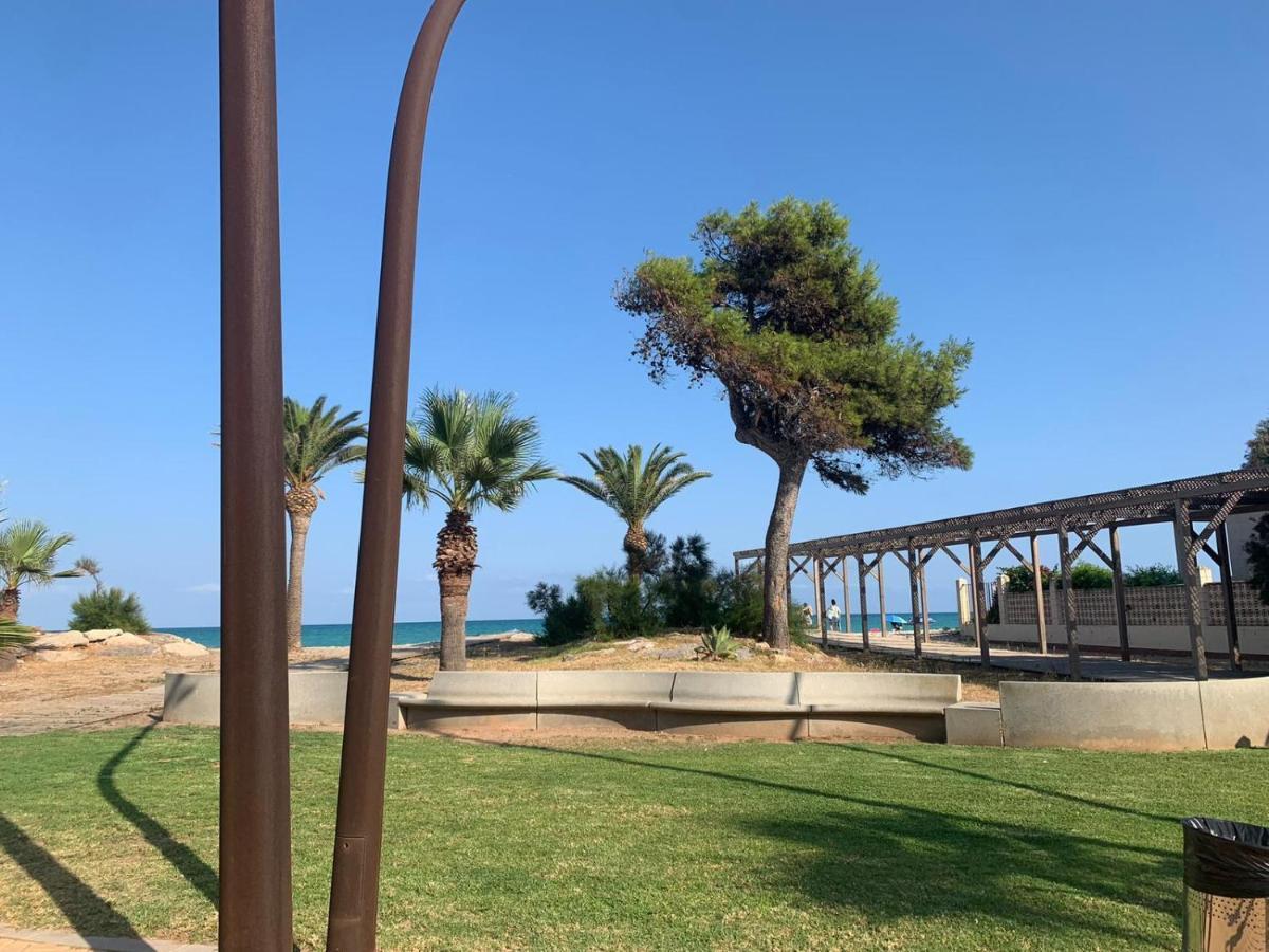 Beachfront Apartment With A Private Garden On The Ground Floor Moncófar Exteriör bild