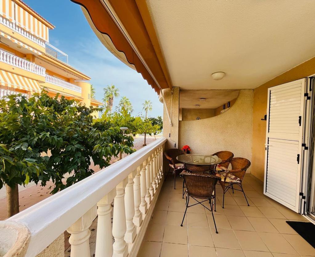 Beachfront Apartment With A Private Garden On The Ground Floor Moncófar Exteriör bild